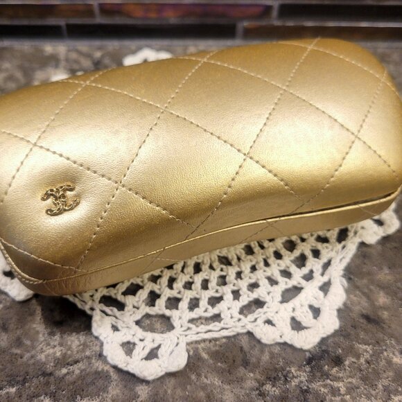 RARE GENUINE CHANEL CC GOLD QUILTED SUNGLASSES EYEGLASSES LEATHER CLAM SHELL HAR - Picture 15 of 15